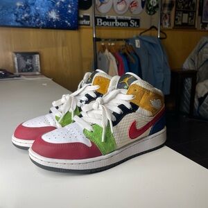 Kid's Air Jordan 1 Mid SE GS "Messy Room boys size 4Y